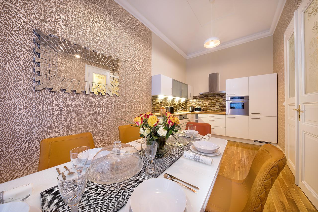 Prague Days - Luxurious Apartments Lesser Town Экстерьер фото