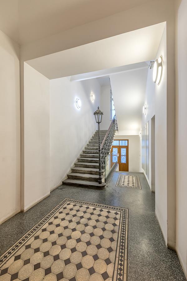 Prague Days - Luxurious Apartments Lesser Town Экстерьер фото